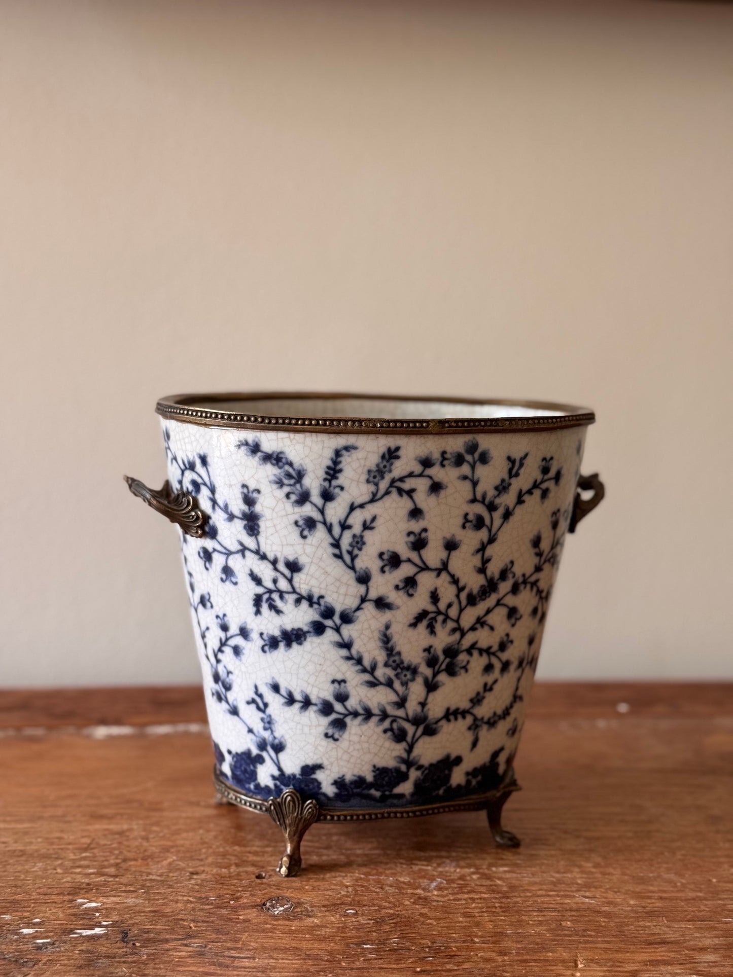 Vintage Wong Lee 1895 Stamped Porcelain Blue White Floral Jardiniere Planter Vase