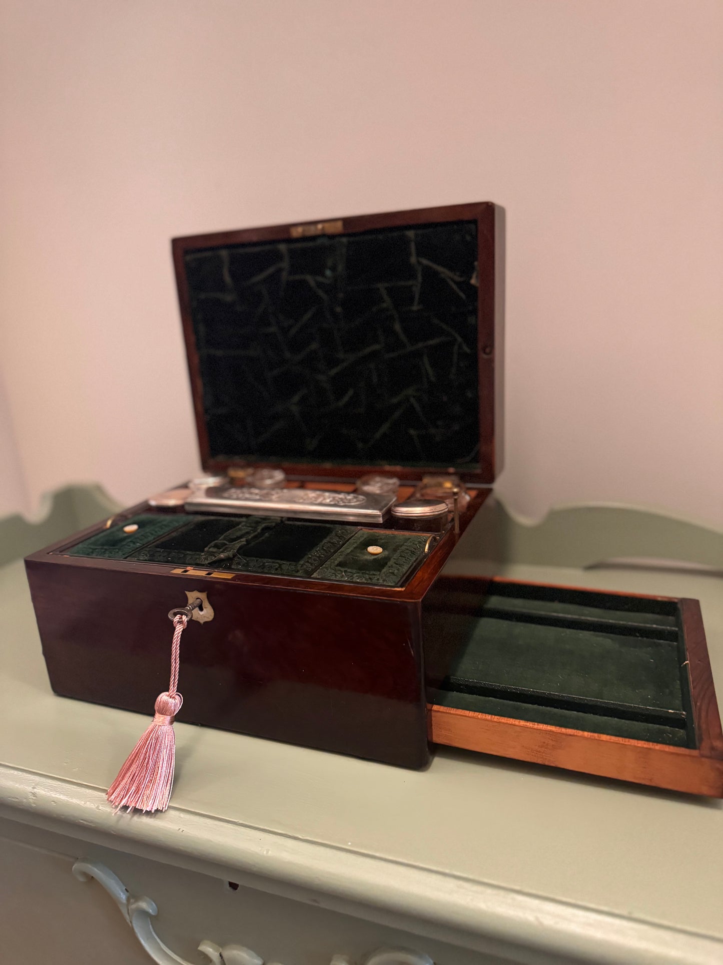 Antique Victorian 19c Burl Wood Mother Of Pearl Vanity Box With Key