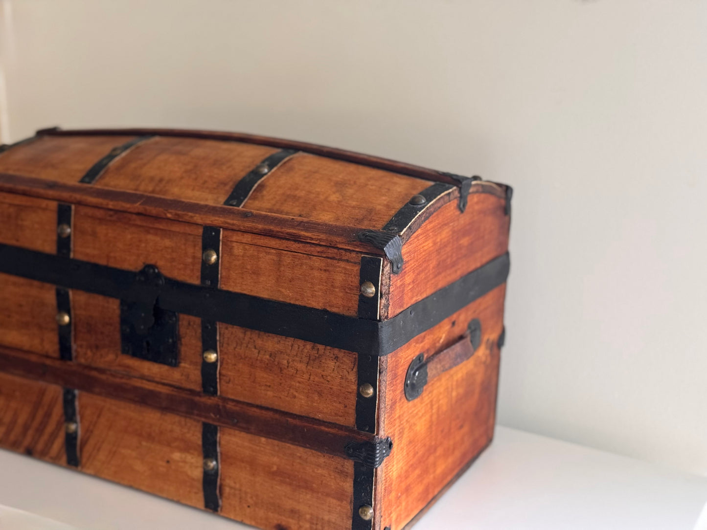 Antique Barrel Top Steamer Trunk Salesman Sample Doll Chest Wood Leather & Metal