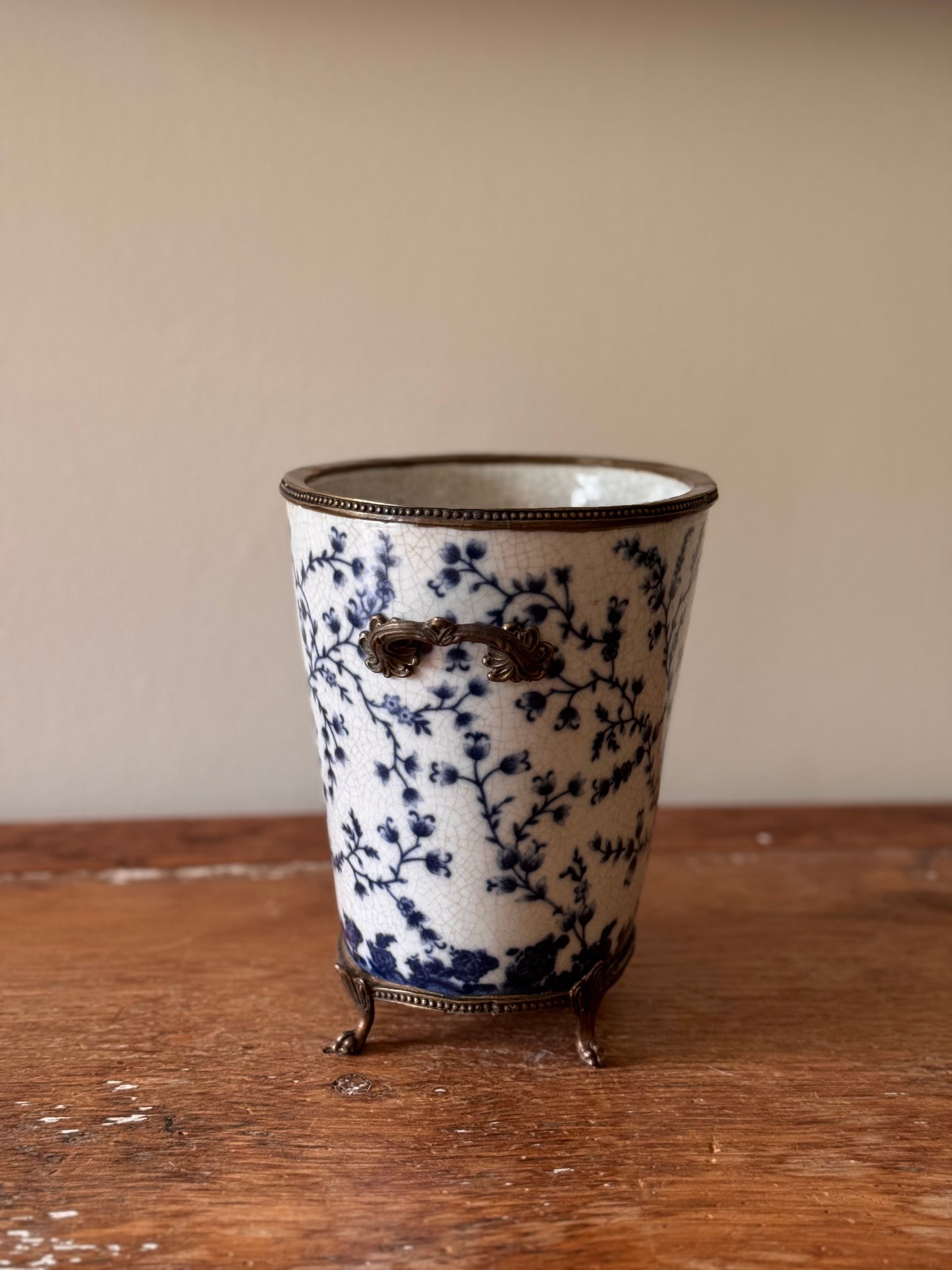 Vintage Wong Lee 1895 Stamped Porcelain Blue White Floral Jardiniere Planter Vase