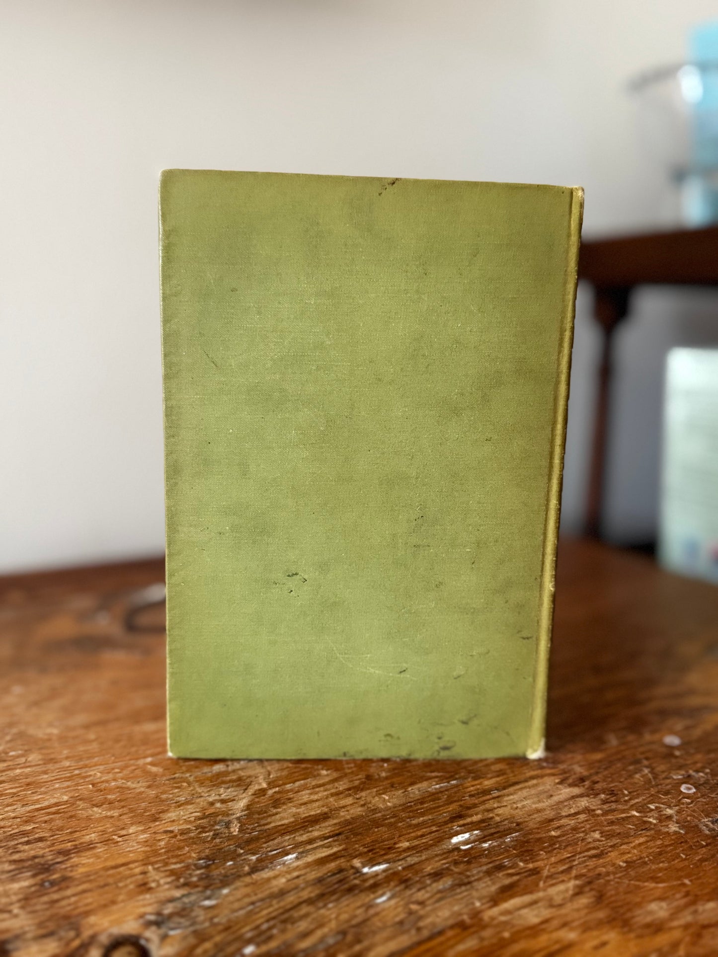 The Lure of the Antique by Walter Dyer
The Century Co Publishing, New York 1910
