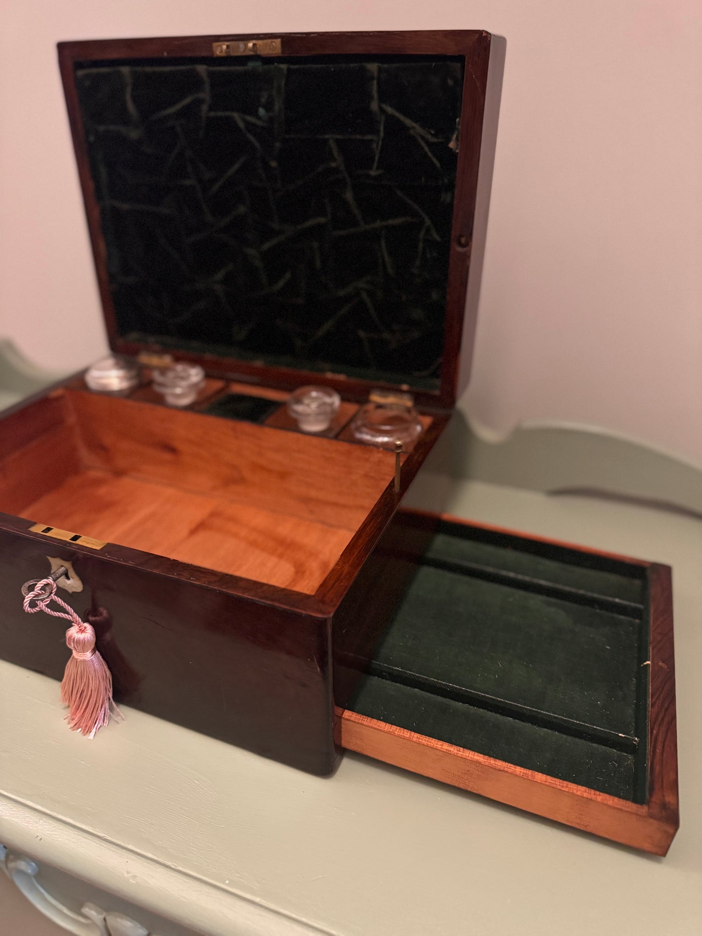Antique Victorian 19c Burl Wood Mother Of Pearl Vanity Box With Key