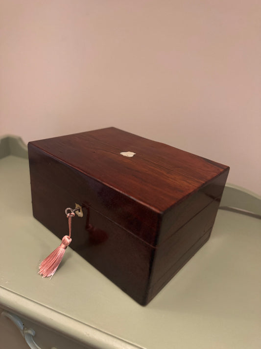 Antique Victorian 19c Burl Wood Mother Of Pearl Vanity Box With Key