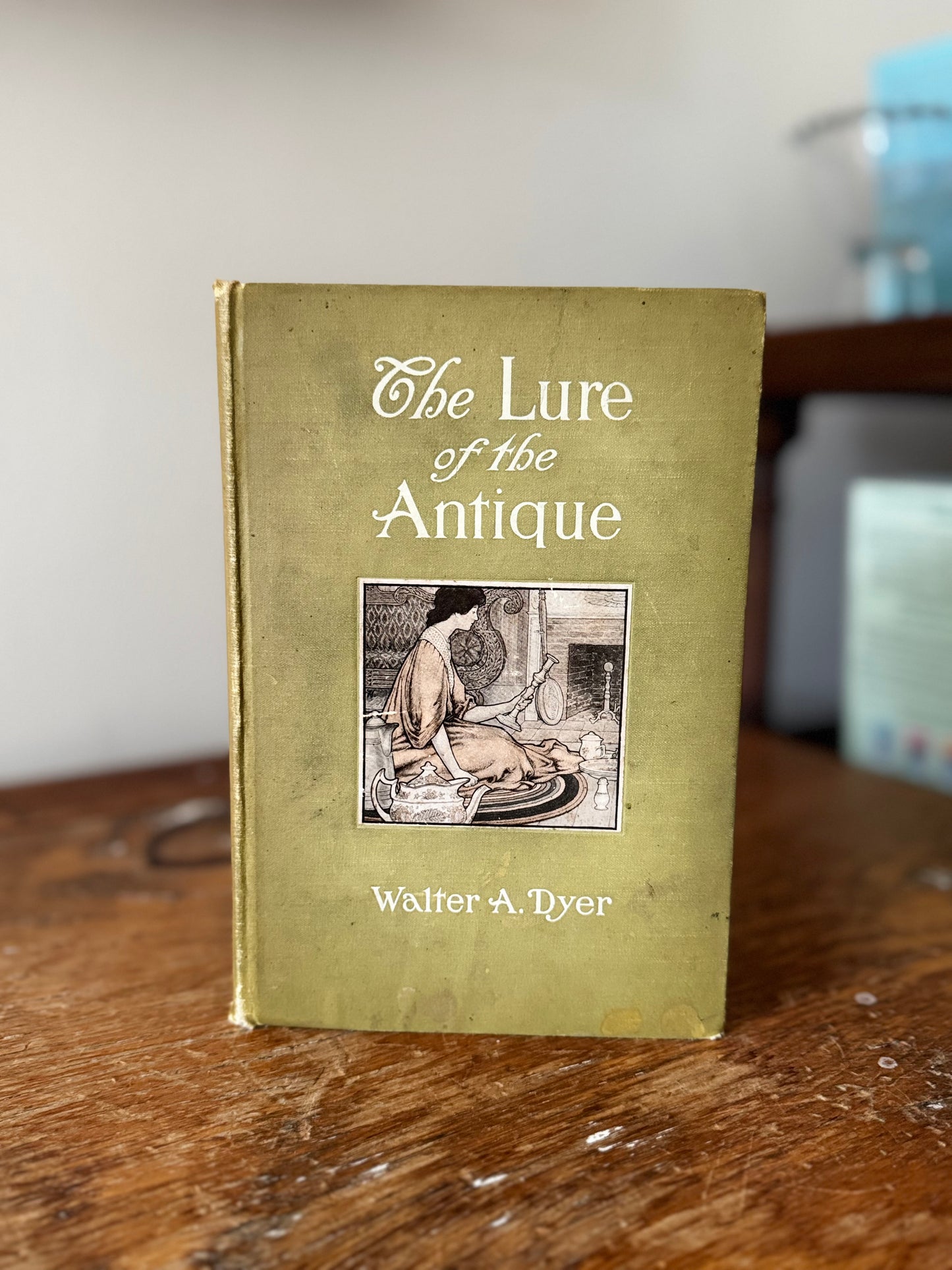The Lure of the Antique by Walter Dyer
The Century Co Publishing, New York 1910