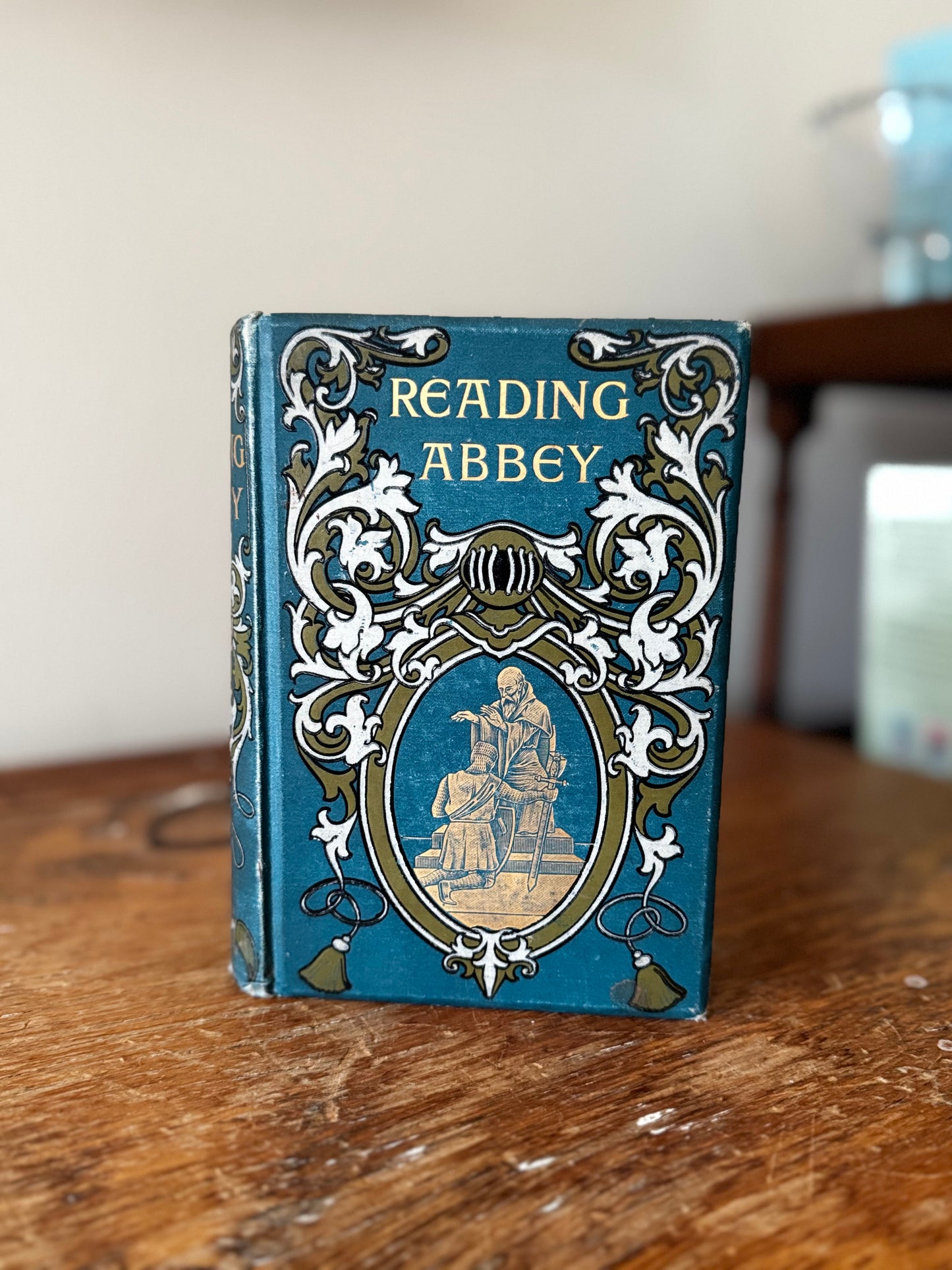 Reading Abbey by C. Macfarlane
Archibald Constable & Co Publishing, London, 1904