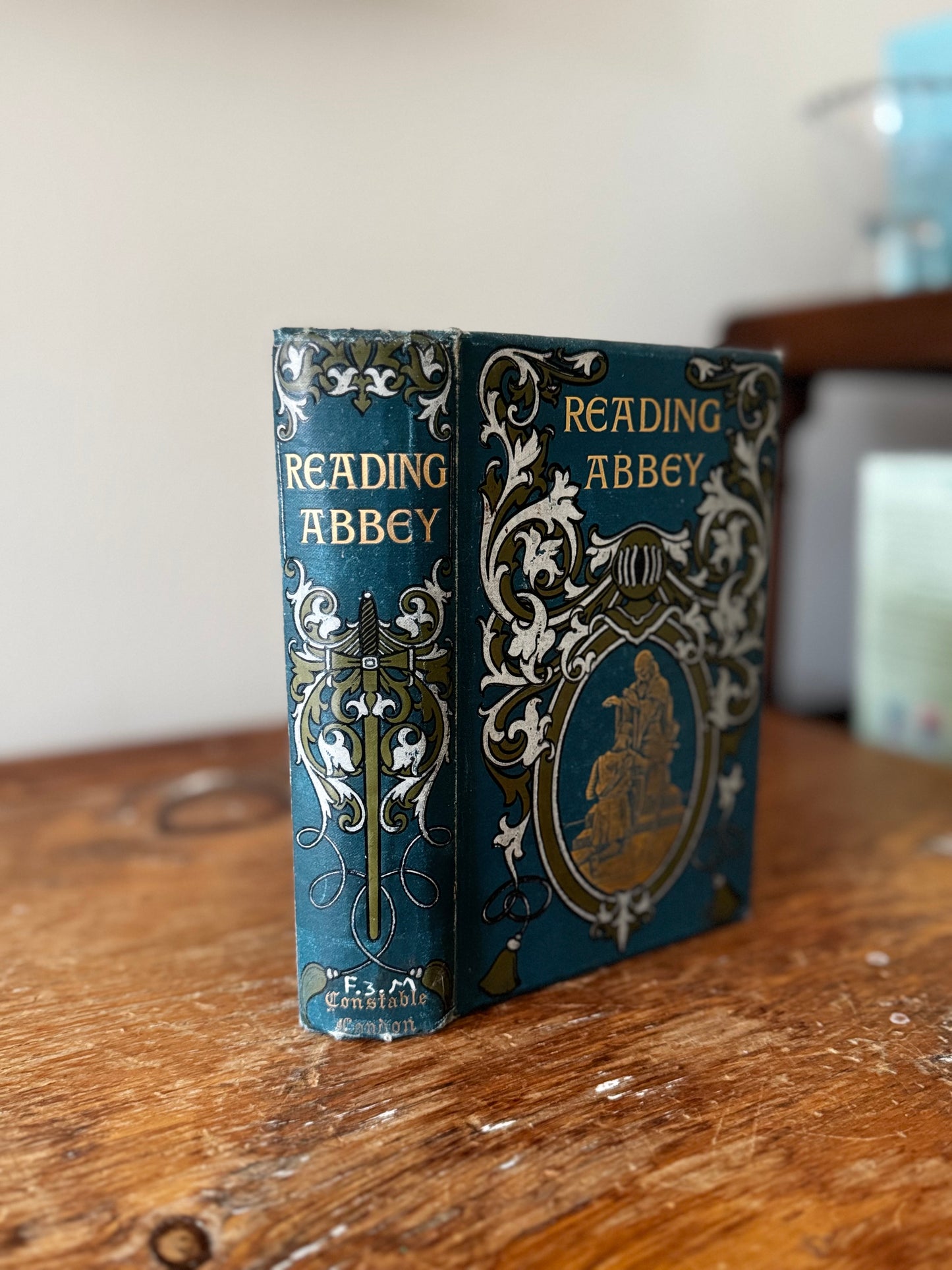 Reading Abbey by C. Macfarlane
Archibald Constable & Co Publishing, London, 1904