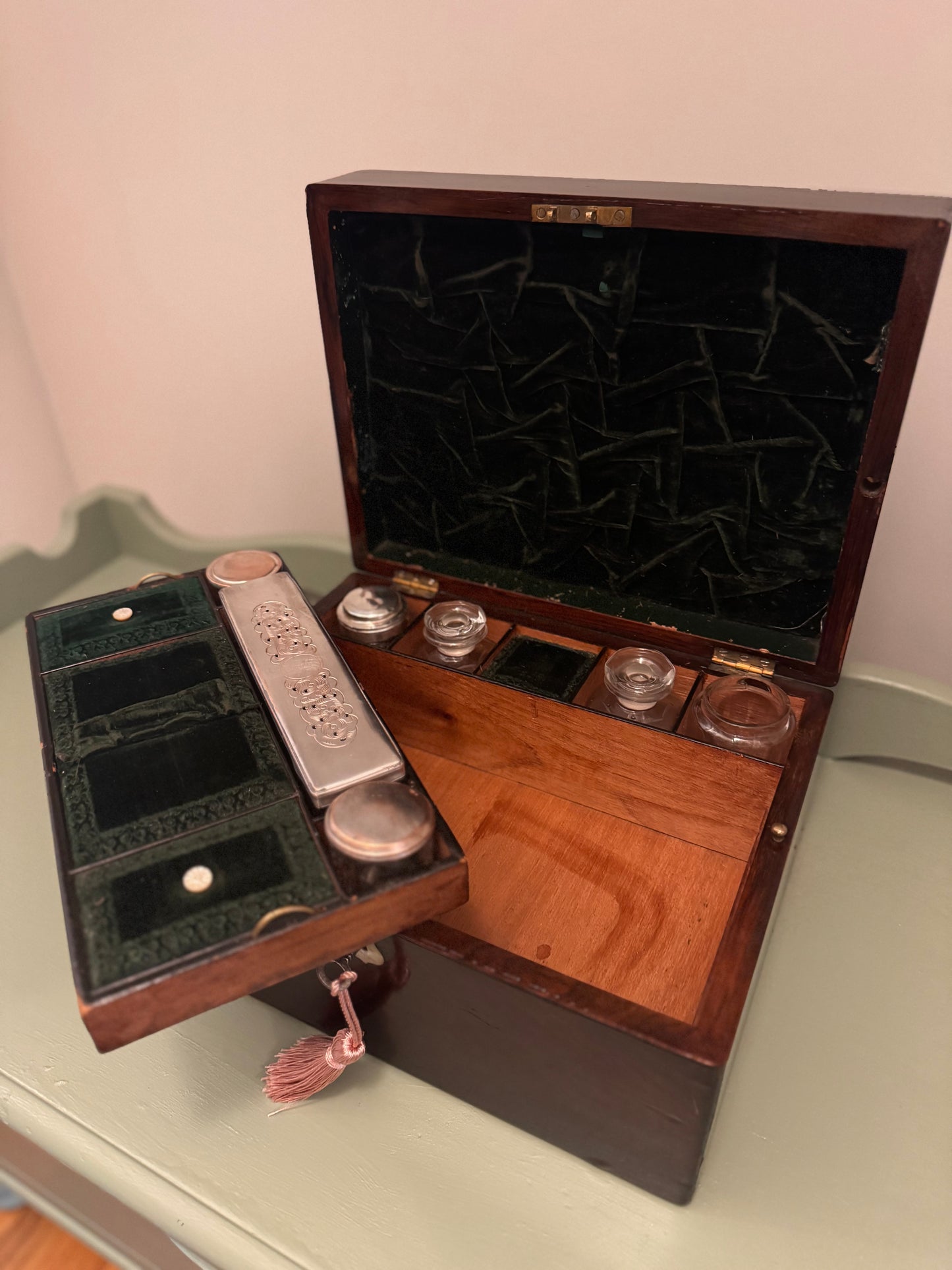 Antique Victorian 19c Burl Wood Mother Of Pearl Vanity Box With Key